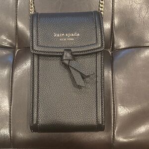NWOT kate spade black pebbled leather phone crossbody with gold chain